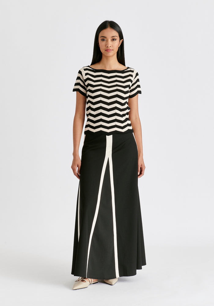 Boat Neck Knit Top in Zigzag Pattern in Black and Beige