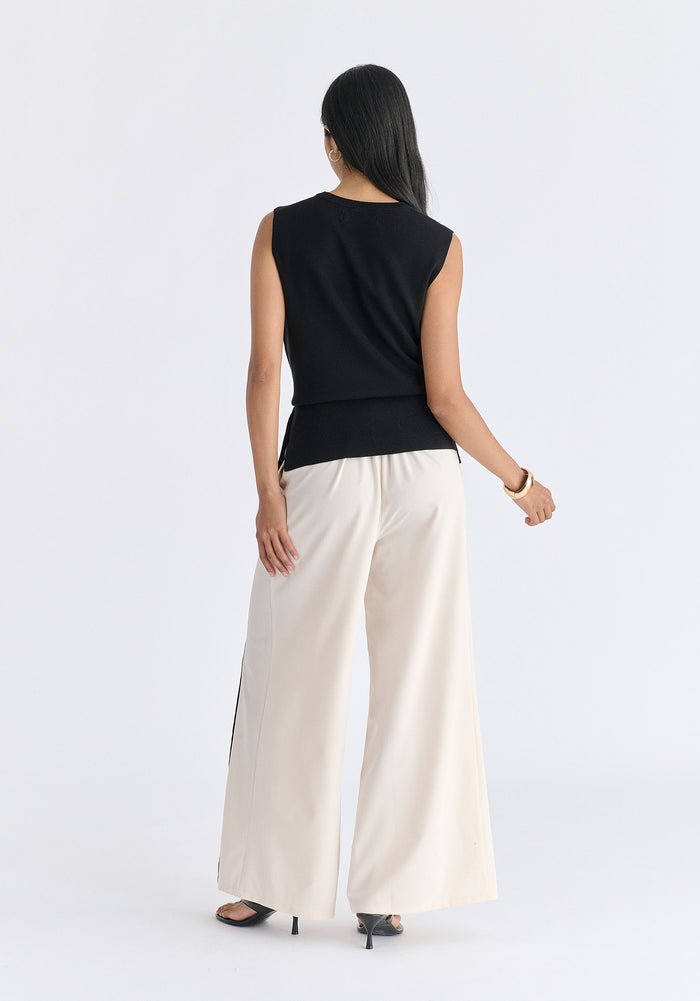 Contrast Detail Wide Leg Trousers