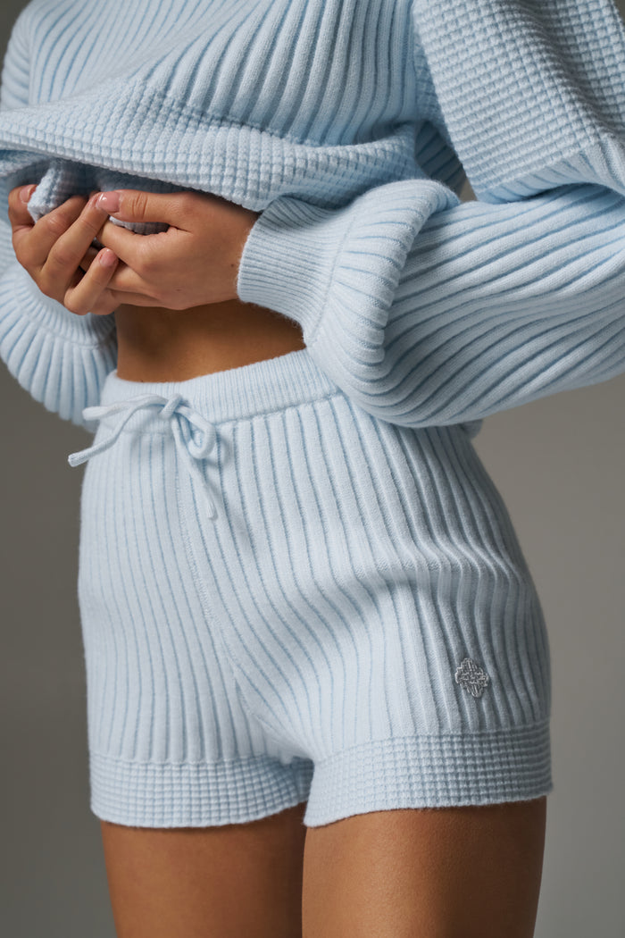 CONTRAST KNIT MINI SHORTS - LIGHT BLUE