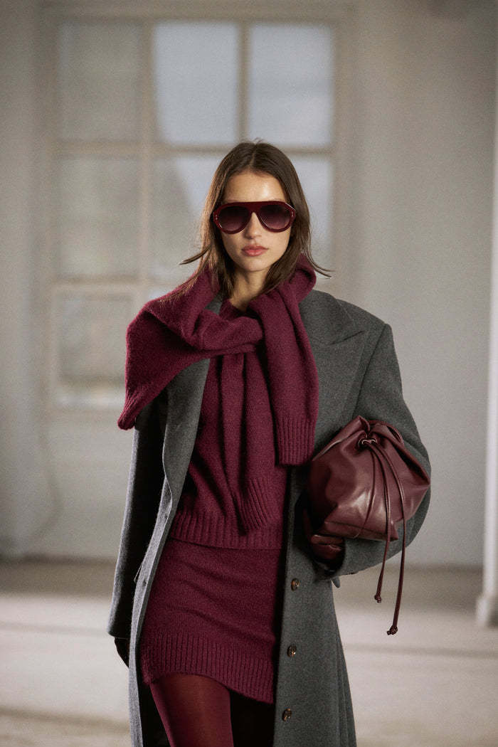 EMBLEM EMBROIDERED KNITTED CREW - PLUM