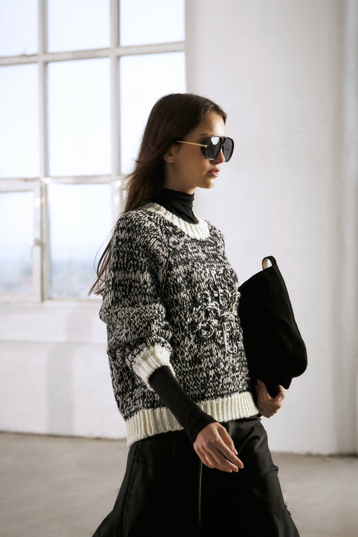 EMBLEM MIXED YARN OVERSIZED KNIT JUMPER - BLACK
