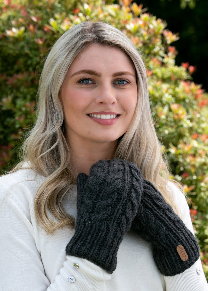 Erin Aran Cable Mittens | Charcoal