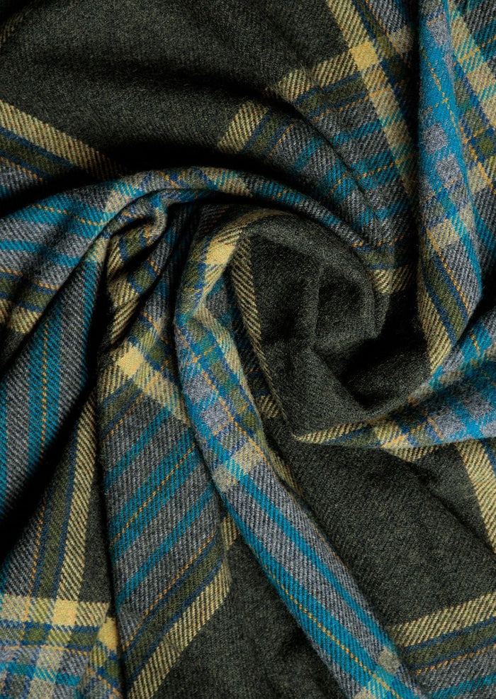 Foxford Lambswool Throw | Blacksod