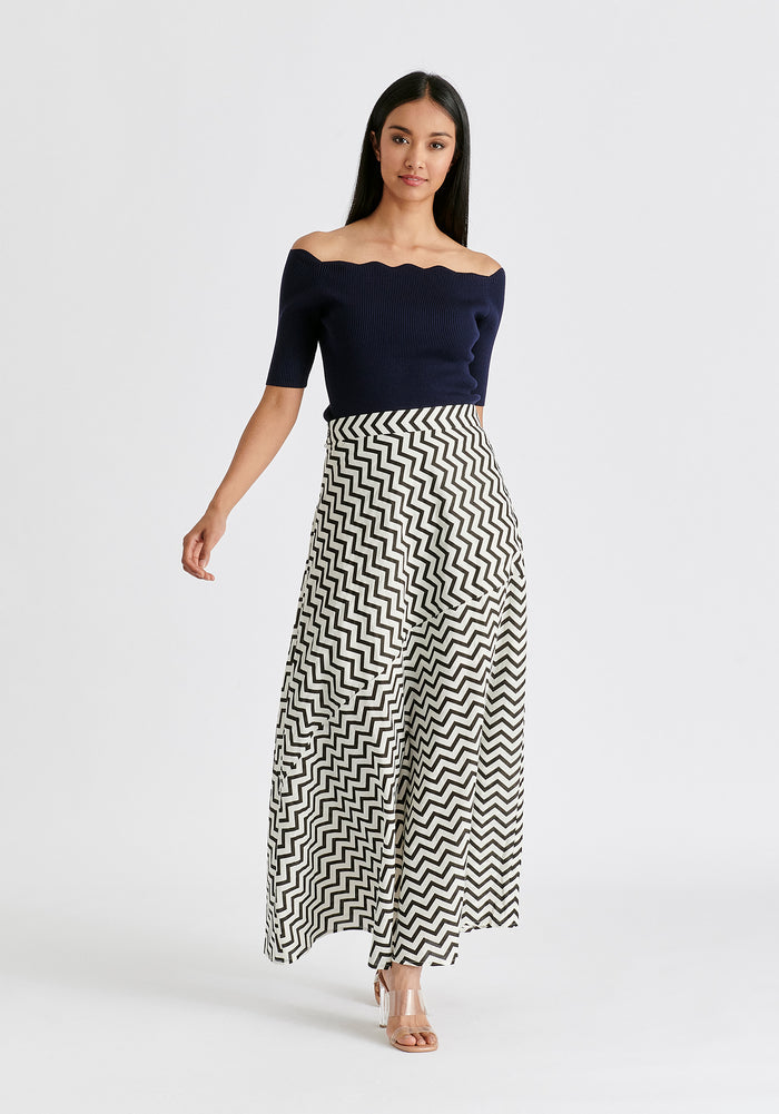 Maxi Skirt in Zigzag Pattern in White and Black