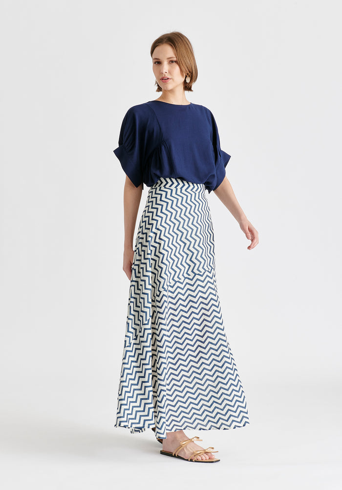 Maxi Skirt in Zigzag Pattern in White and Blue Side