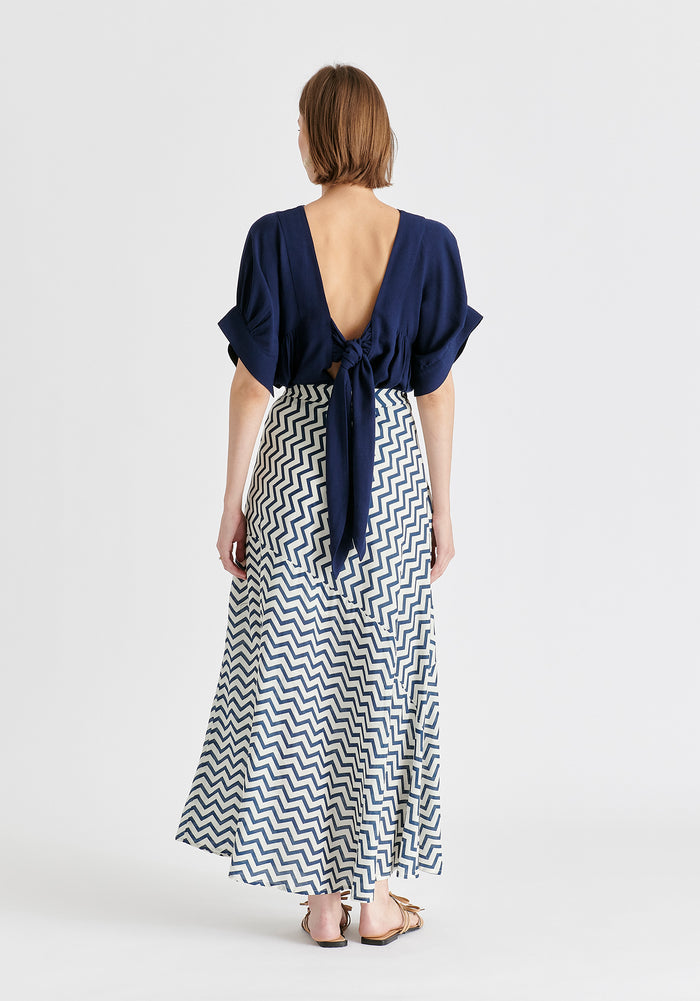 Maxi Skirt in Zigzag Pattern in White and Blue Back