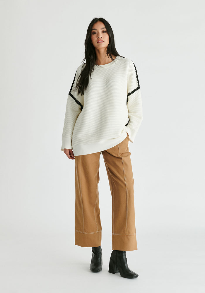 Ribbed Jumper with Contrasting Embroidery in White Front