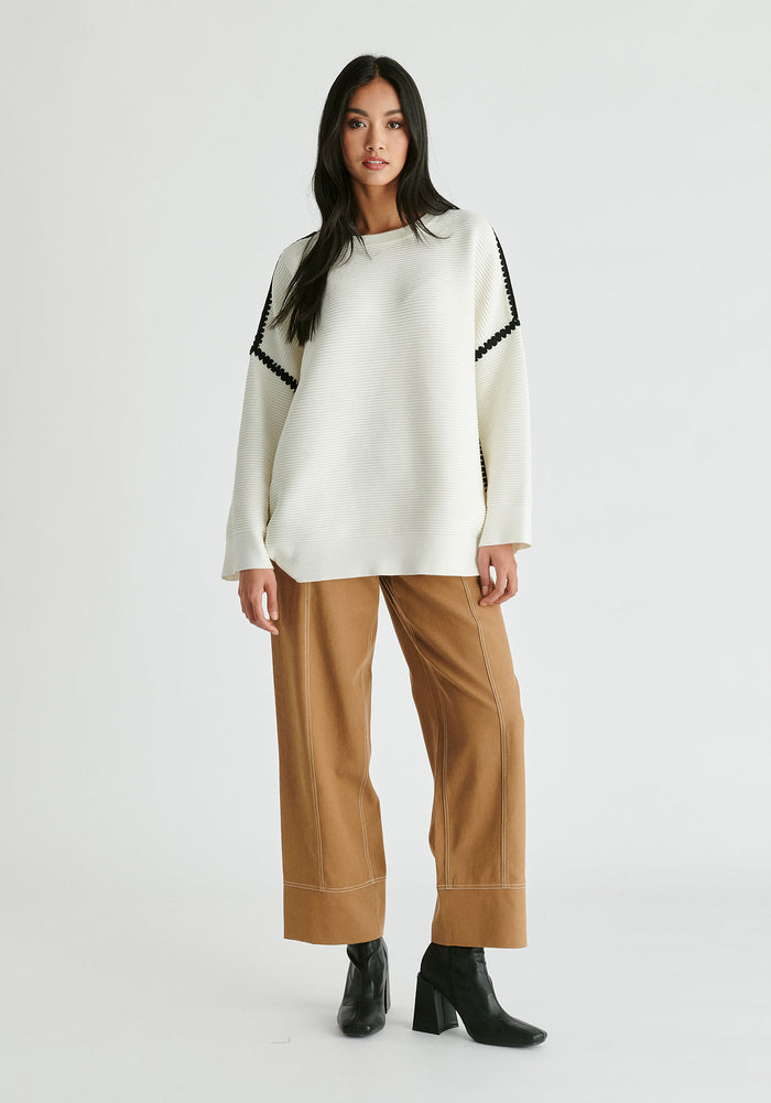 Ribbed Jumper with Contrasting Embroidery in White Front