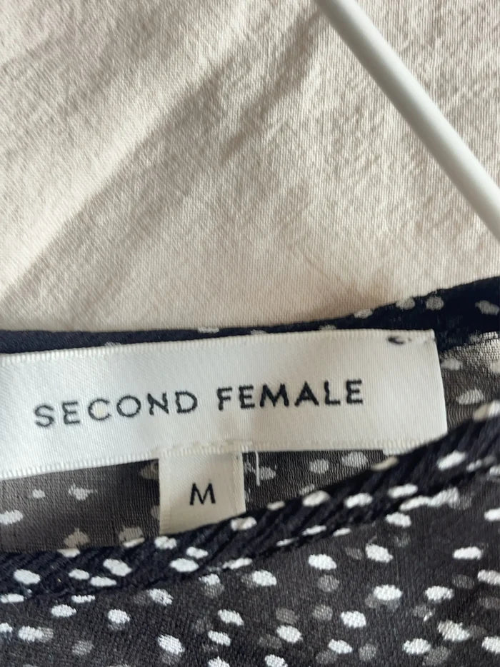 Second Female-blus